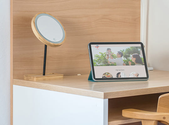 Corner Room テーブル